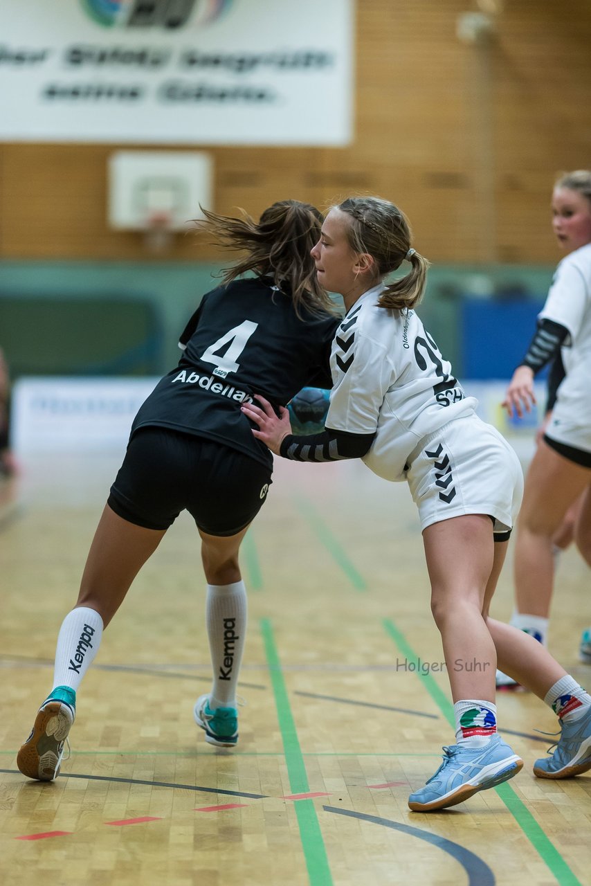 Bild 175 - C-Juniorinnen SVHU - HSD Wagrien : Ergebnis: 30:15